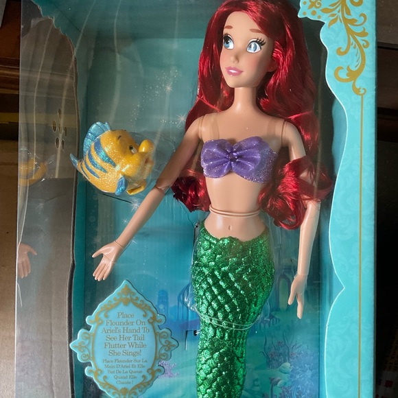 Disney 18 in singing ARIEL doll   . Perfect condition - Picture 5 of 5